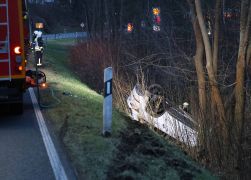 Unfall In Jena Autofahrer Ueberschlaegt Sich 13
